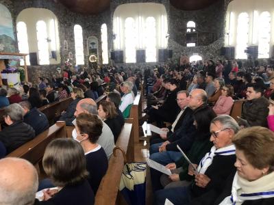 Missa dos Movimentos Marianos foi a 2Âª celebraÃ§Ã£o do dia no SantuÃ¡rio de Laranjeiras do Sul (12/10)